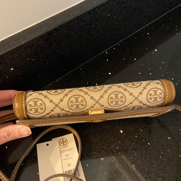 Tory Burch T Monogram Jacquard Wallet Crossbody Clutch Fanny Pack Hazelnut EUC - Picture 4 of 15